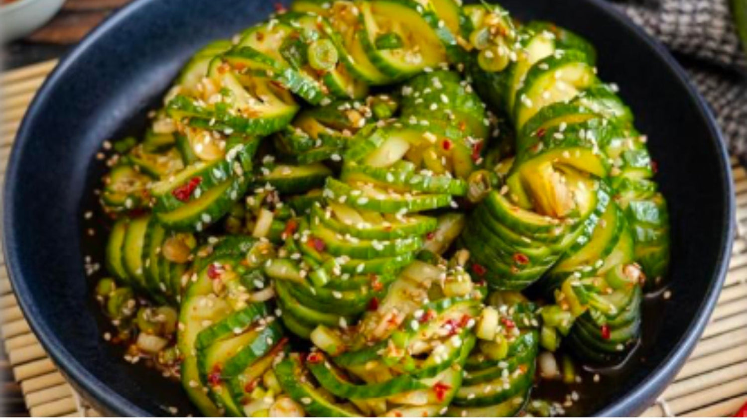 Spiralen mit Biss – Asiatischer Gurkensalat