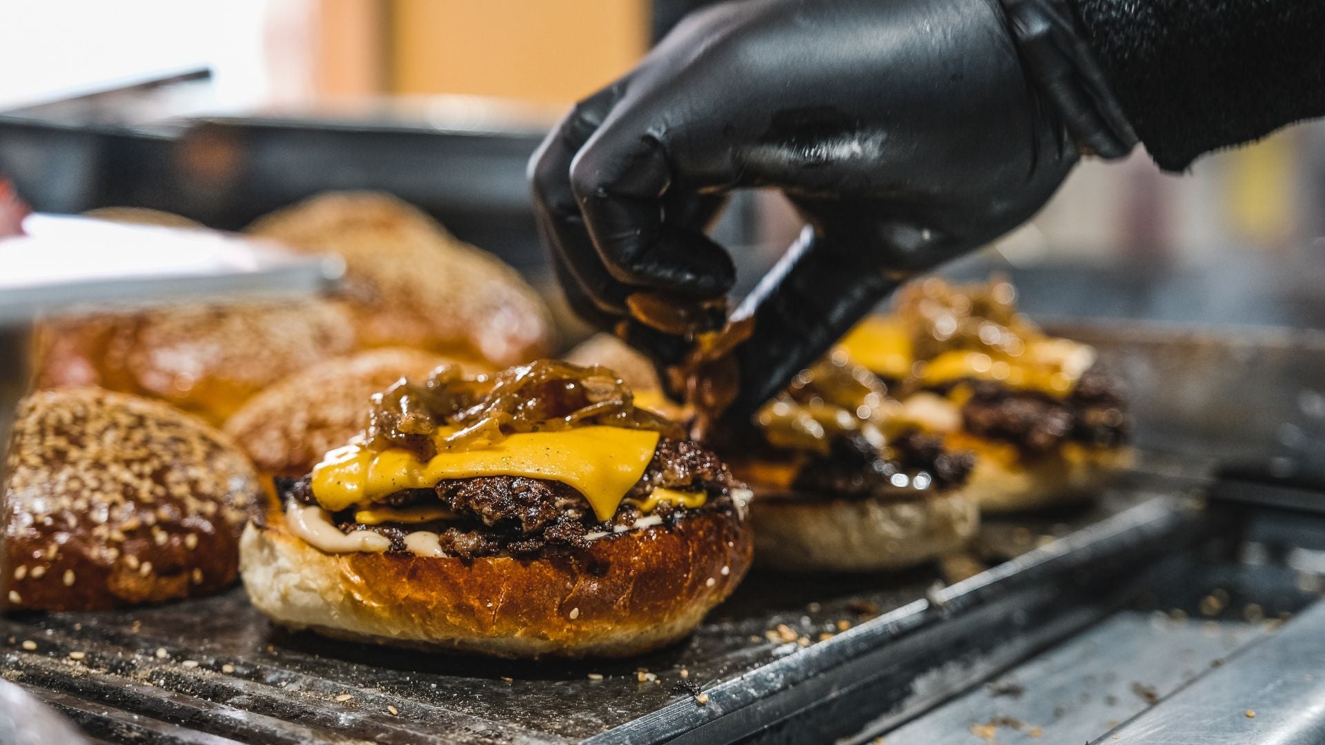 Smashburger: Knusprige Kruste, maximaler Geschmack - Kitchen Bastards