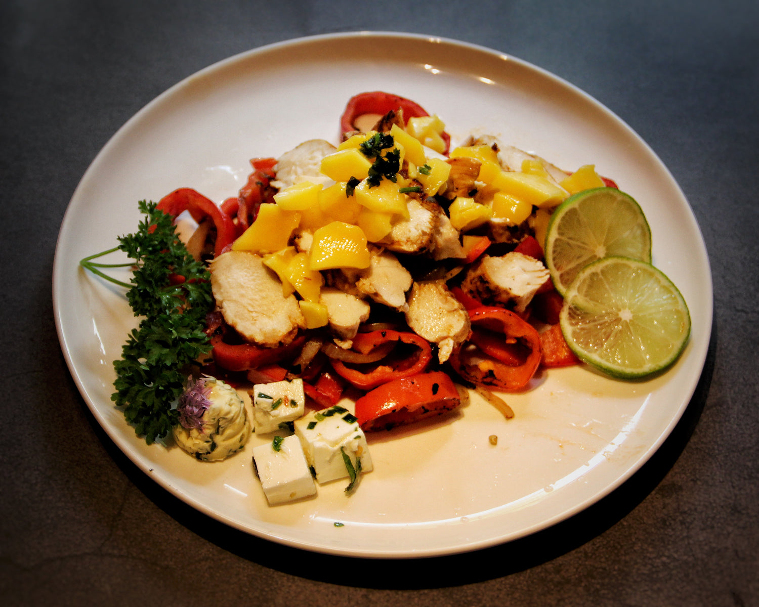 Scharfes Hähnchen-Massaker mit exotischem Kick