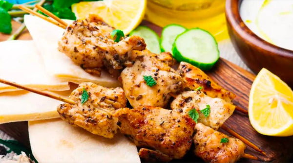 Souvlaki vom Grill mit würziger Marinade
