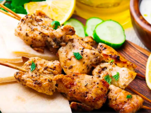 Souvlaki vom Grill mit würziger Marinade