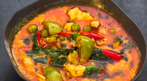 Thai Curry mit Kokosmilch und Gemüse