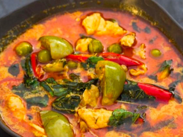 Thai Curry mit Kokosmilch und Gemüse