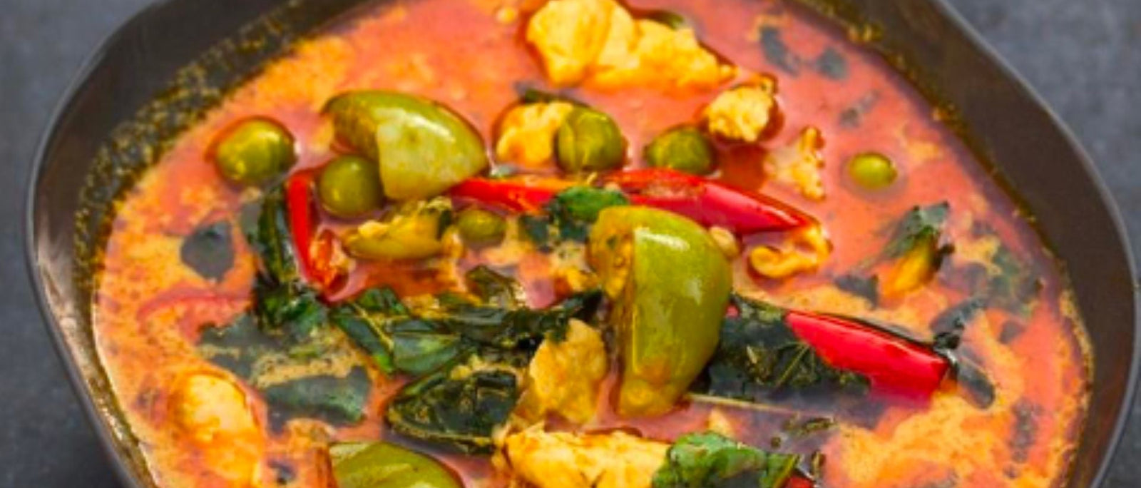 Thai Curry mit Kokosmilch und Gemüse