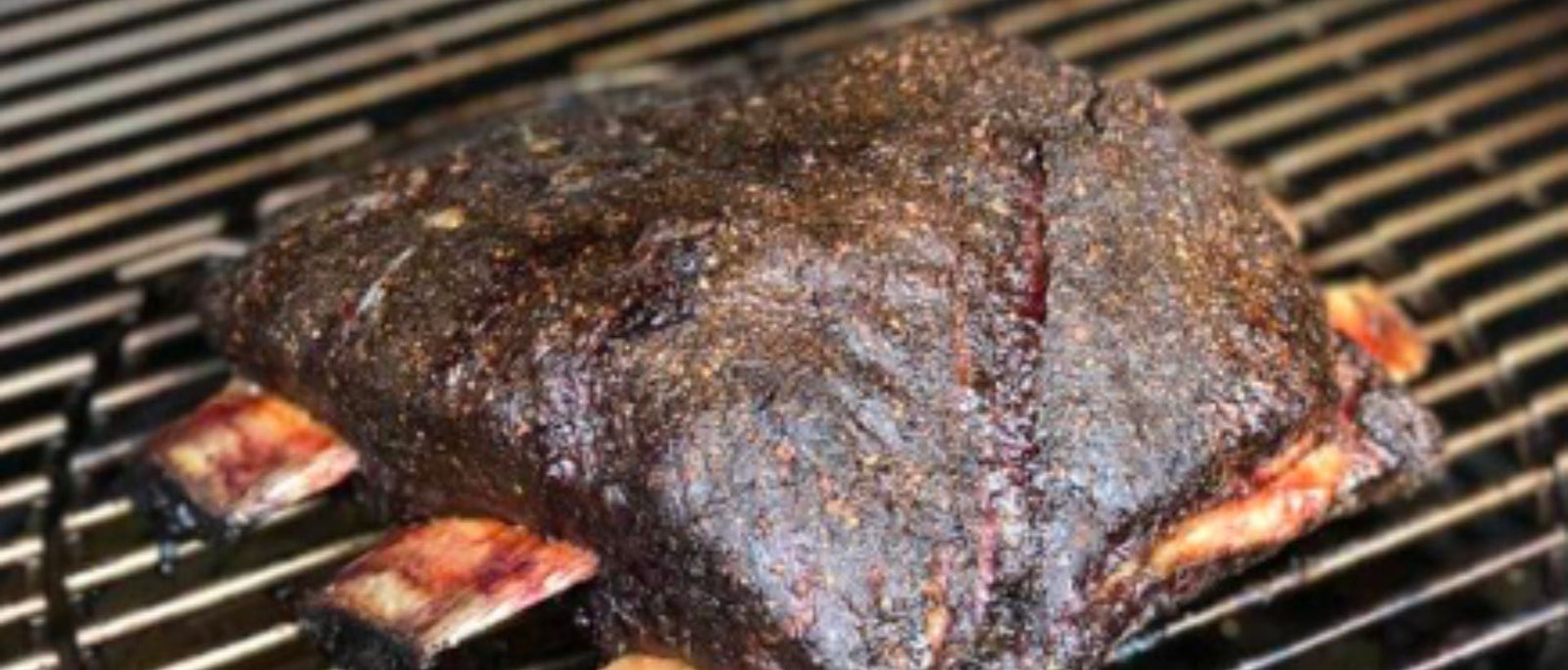 Dino Beef Ribs mit süß-scharfer Glasur