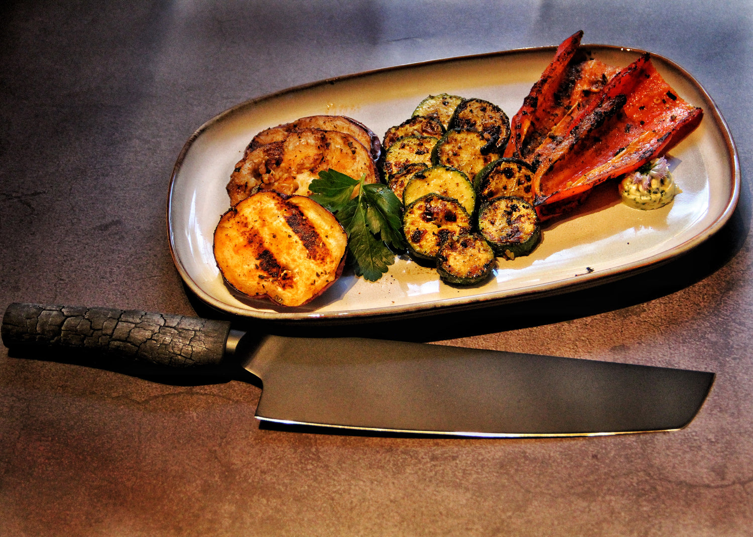 Rainbow Delight: Gegrilltes Gemüse mit Gaymuse