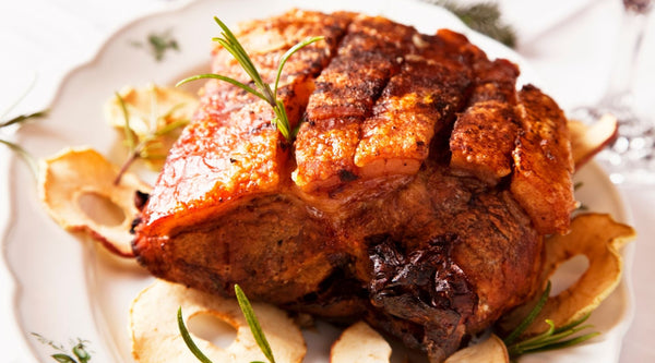 Knuspriger Schweinebauch – mit BBQ Gewürzen & Saucen von Kitchen Bastards
